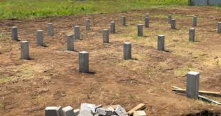 Фундамент на забивных жб сваях под ключ в Бердске - фундамент из забивных железобетонных свай цена от 3111 руб/м2